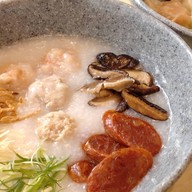 โจ๊กเฟิงฟู่ (Fengfu Congee) โจ๊ก+เกาเหลา+บะหมี่ ช่องนนทรี