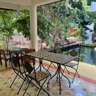 กาแฟริมน้ำ บ้านชูใจ