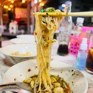 ก๋วยเตี๋ยวเที่ยงคืนปทุมธานี -