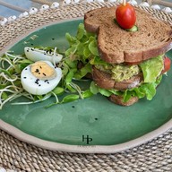 Walu Bowls Restaurant & Cafe Phuket