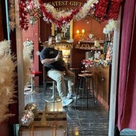 Madison Hotel & Cafe ท่าศาลา