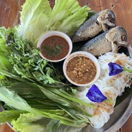 ว้าว แซ่บ