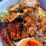 เมนูของร้าน ข้าวหมูแดงหมูกรอบราชบุรี