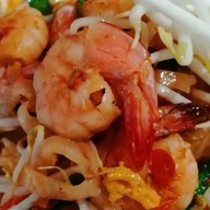 ยำแหนมข้าวทอด พงษ์เพชร