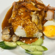 เมนูของร้าน เป็ดย่างเจ๊เกียงบางรัก