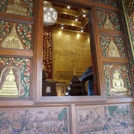 วัดพระธาตุผาเงา (วิหารหลวงพ่อผาเงา)