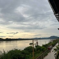 ร้านแม่งามอิ่มอร่อย ถนนคนเดินเชียงคาน