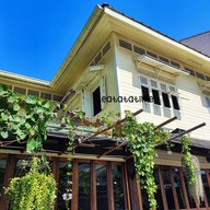 หน้าร้าน RAD café & bistro