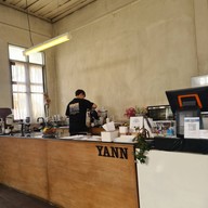 บรรยากาศ Yann Slow Bar Cafe