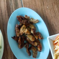 ร้านลาบยโสหลังป้อมตำรวจกม.2