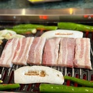 Nice Two Meat U Zpell @Future Park Rangsit