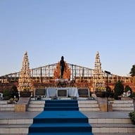 อนุสาวรีย์พระนางจามเทวี