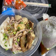 เมนูของร้าน ก๋วยเตี๋ยว สจ. (นำชัย นายเล้ง) Mmc นวนคร หน้าเซเว่น