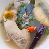 ข้าวต้มแม่อนงค์ (เจ้าเก่าริมเขื่อน)