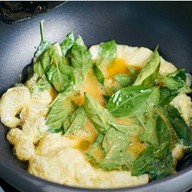 ร้านอู้หู..หมู หมูกรอบ เมนูข้าวผัดทอดสารพัด สาขาเดียว