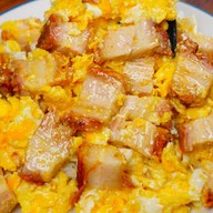 ร้านอู้หู..หมู หมูกรอบ เมนูข้าวผัดทอดสารพัด สาขาเดียว