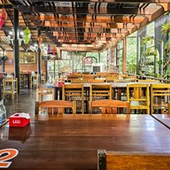 บรรยากาศ ครัวกำปั่นเขาใหญ่