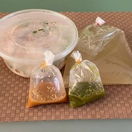 เมนูของร้าน 4แยกนมหก