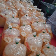 ขนมจีนแม่รัตน์ตลสดชัชวาลลำลูกกาคลอง7 ตลาดชัชวาลลำลูกคลอง7