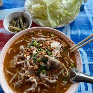 ก๋วยเตี๋ยวหมูต้มยำฮ่องเต้