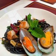 เมนูของร้าน ดี ดับเบิ้ลยู คาเฟ่ แอนด์ เรสเตอร์รองส์ เซ็นทรัล อยุธยา