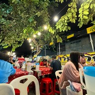 ลาภปาก (แยกไฟแดงตรอกจัทร์)