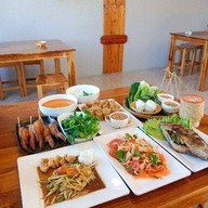 House loei cafe & อิ๋วปลาเผา -