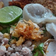 ก๋วยเตี๋ยวอาม่า เจ้าเก่าปากซอยเพชรบุรี42 ลาดกระบัง