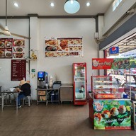 บรรยากาศ จินเต๋อข้าวหมูแดงหมูกรอบ สาขา บางจาก ท่าข้าม