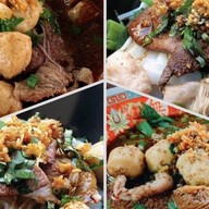 ก๋วยเตี๋ยวเรือเยาวราช สาขาแรก