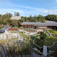 The Bull And Flower Cafe And Eatery