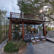 The Bull And Flower Cafe And Eatery