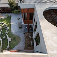 The Bull And Flower Cafe And Eatery