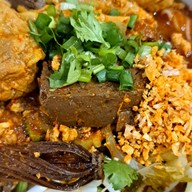 ครัวแม่อ้อยขนมจีนน้ำเงี้ยว