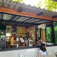 หน้าร้าน Liang’s : Home of Specialty Coffee