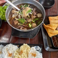 ลี่ ก๋วยเตี๋ยวเนื้อเปื่อย-หมูตุ๋น สาขา ภูเก็ต