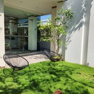 บรรยากาศ Sarin Cafe & River Terrace