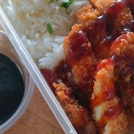 ขวัญข้าว ข้าวหมูทอด-ไก่ทอด ราดซอส - พึ่งมีมาร์เก็ต