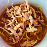 ร้านข้าวซอยป้าแดง