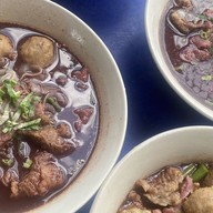 เก๊ายาง ก๋วยเตี๋ยวเรือ หนองผึ้ง