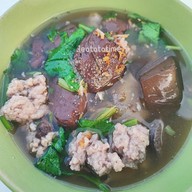 เมนูของร้าน เจ๊เหลียว วัดโรงช้าง โจ๊กฮ่องกง เกาเหลาเลือดหมู