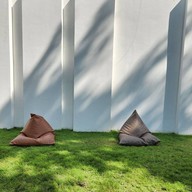 บรรยากาศ Sarin Cafe & River Terrace