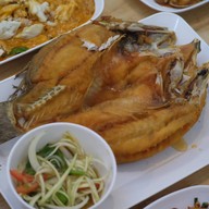 เมนูของร้าน ตี๋เล็กข้าวผัดปู วงเวียนพระราม5