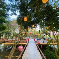 เพลิน Cafe&Restuarant กำแพงเพชร