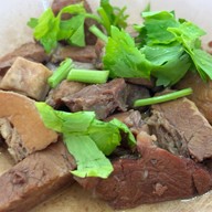 เมนูของร้าน โตเกาเหลาเนื้อหนองมน