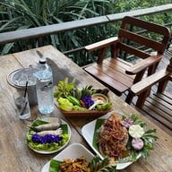 ชีวะโกวิว Chivago View Hotel & Restaurant