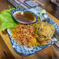 Thai Halal restaurant bowa ต้นกระบกสุขุมวิท