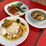 กินกัน ข้าวหมูย่าง( เส้นแซ่บ) ถนนนางลิ้นจี่