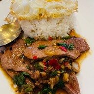 ชอบแกง ข้าวที่ชอบแกงที่ใช่ ปตท.ศรีนครินทร์-ร่มเกล้า ขาออก