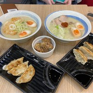 Kin Japanese Restaurant & Ramen คอนโคร์ดีอีสสนามบินสุวรรณภูมิ